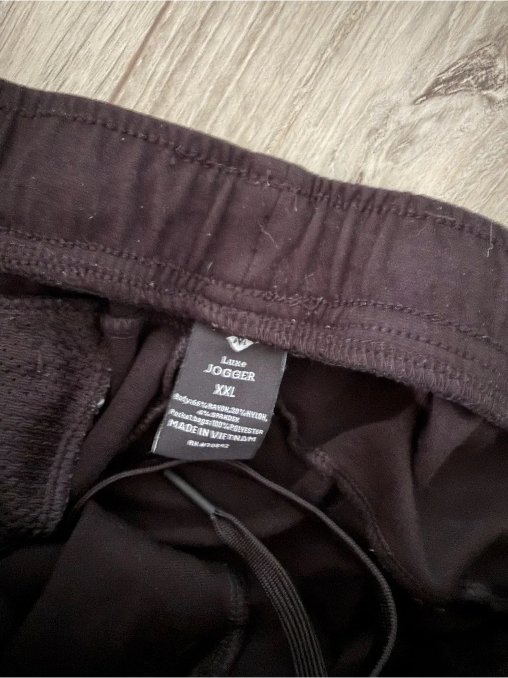 Luxe Men's Black Zip-Pocket Joggers